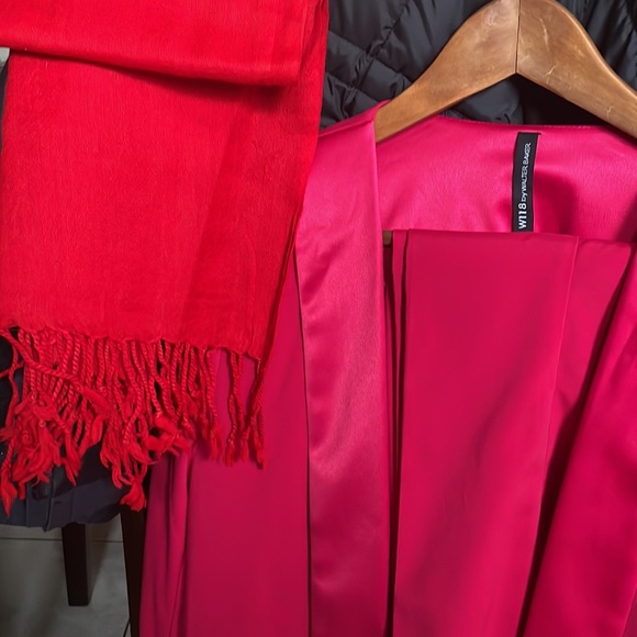 Two piece Suit - Picture 9 of 11